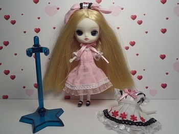 Little Dal Pink Alice outfit
